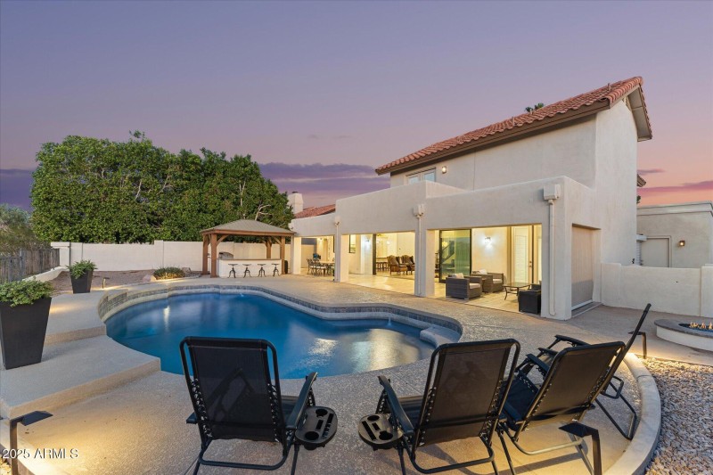 05-005-rear-exterior-twilight