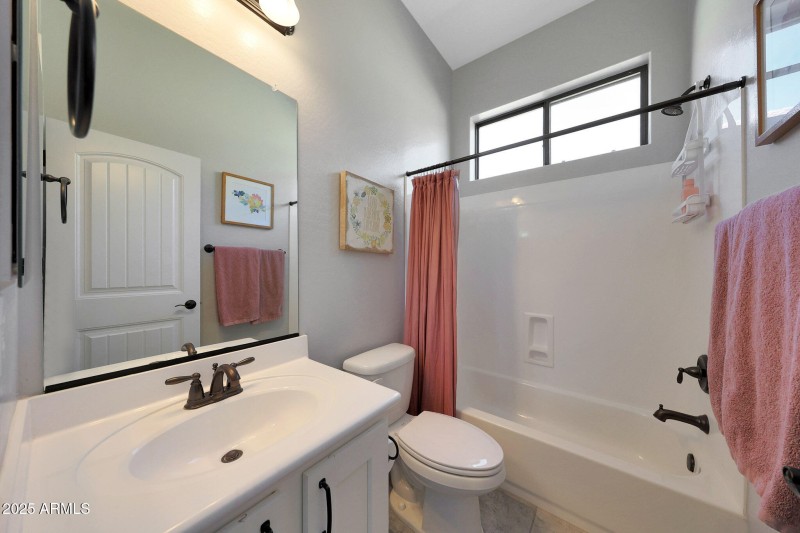 En-Suite Guest Bathroom 2