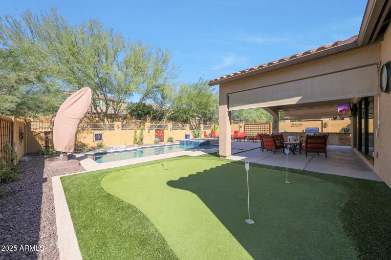 Entertainers Backyard