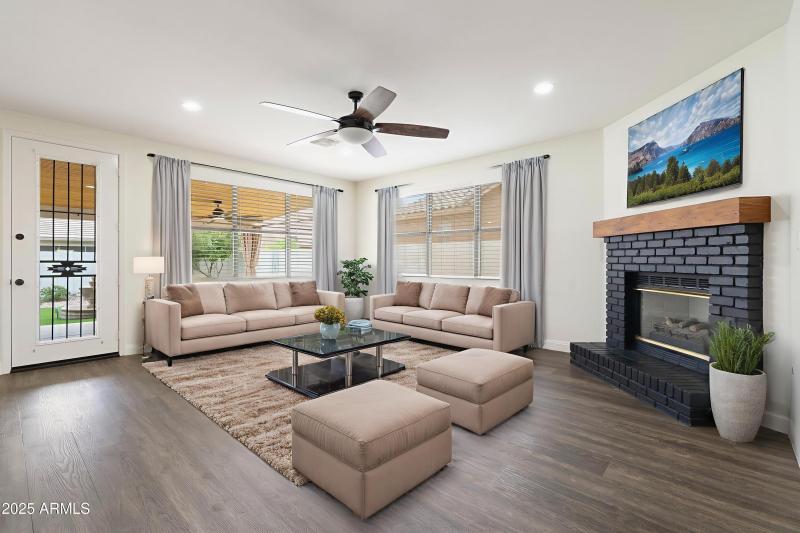 11-web-or-mls-QVB09234 - Living Room - S