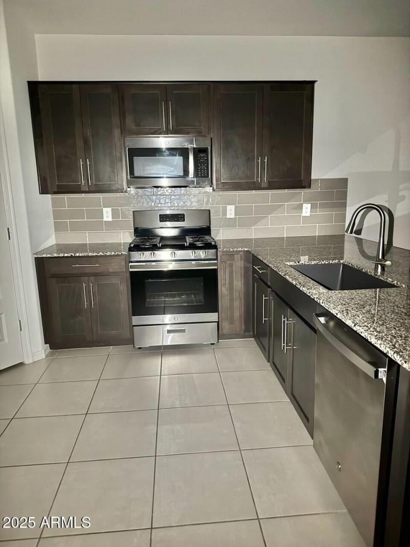 6cc12209-2ab8-43c2-832d-980354f2ec82