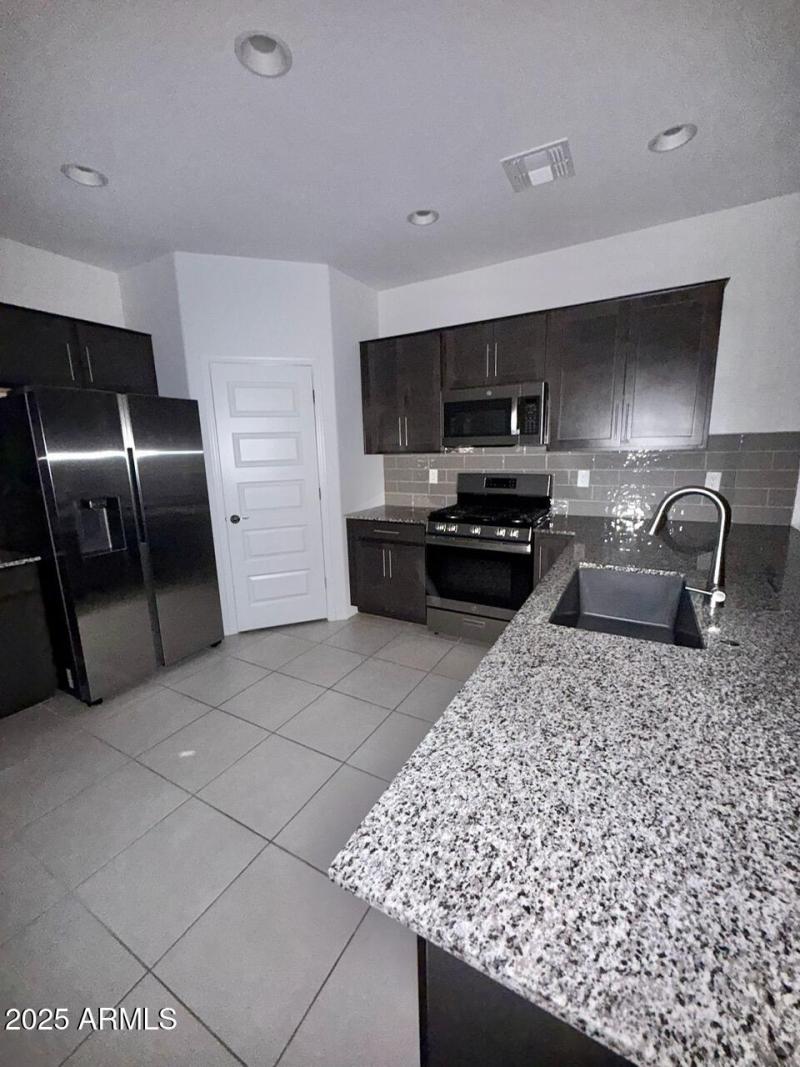 7d549a65-537d-40b0-a62d-4b9dfef95004