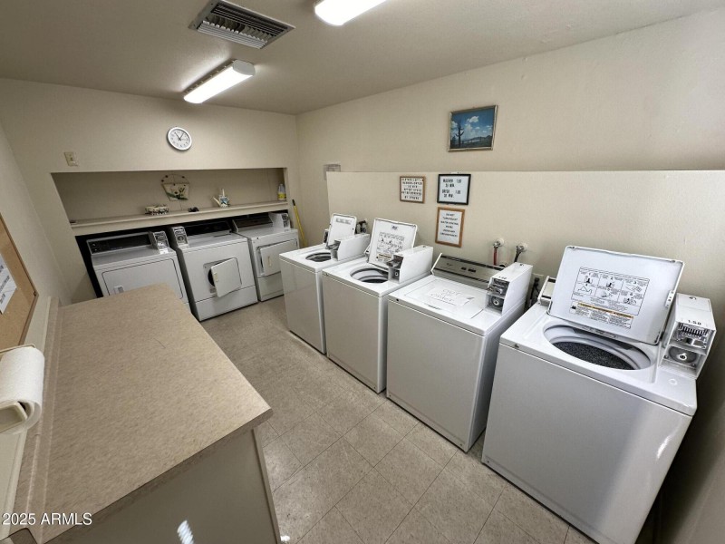 Community Laundry 40' away