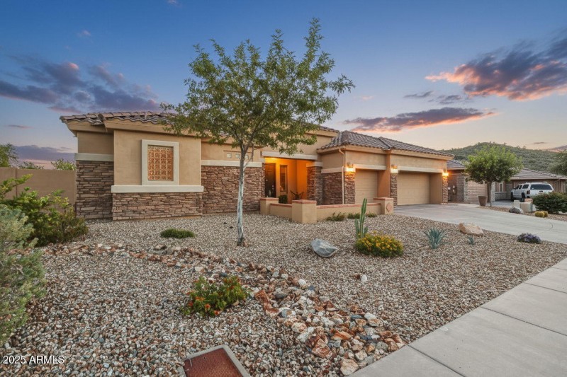 Desert Elegance in Stetson Valley