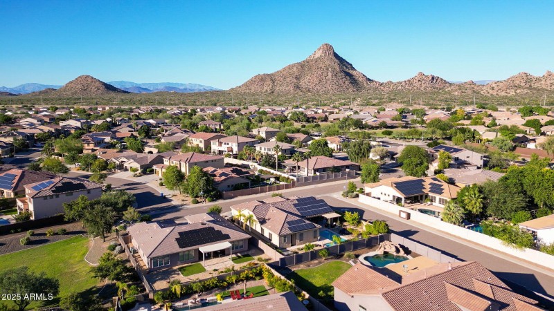 Mountain-View Masterpiece