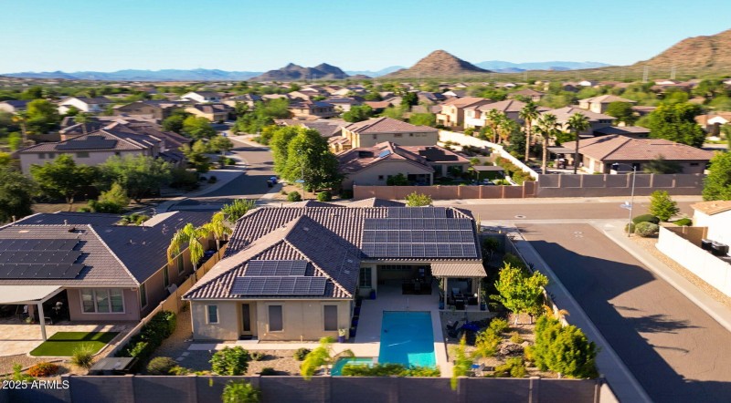 Mountain-View Masterpiece