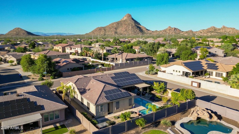 Mountain-View Masterpiece