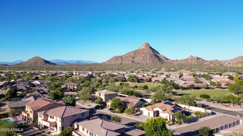 Mountain-View Masterpiece