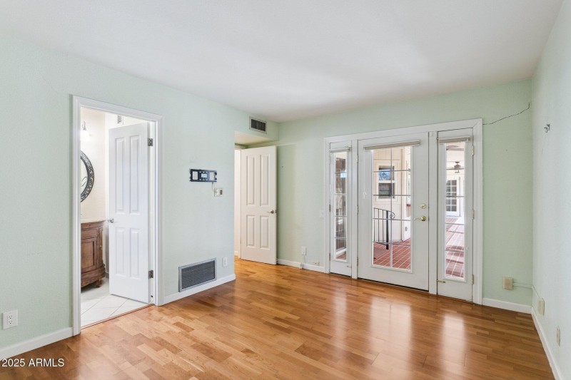 30-web-or-mls-8919-n-80th-pl