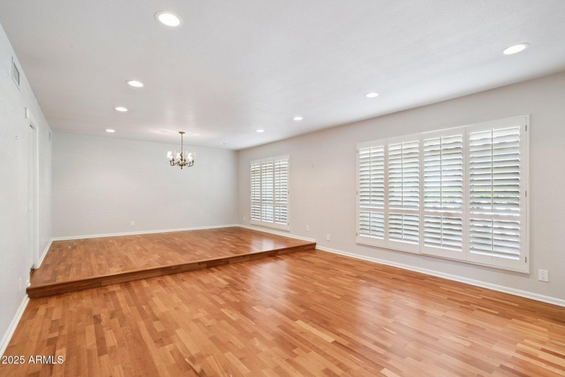 38-web-or-mls-8919-n-80th-pl