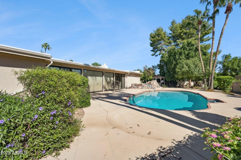 53-web-or-mls-8919-n-80th-pl