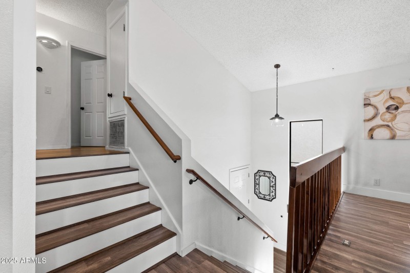 Stairs up to 2 bedrooms