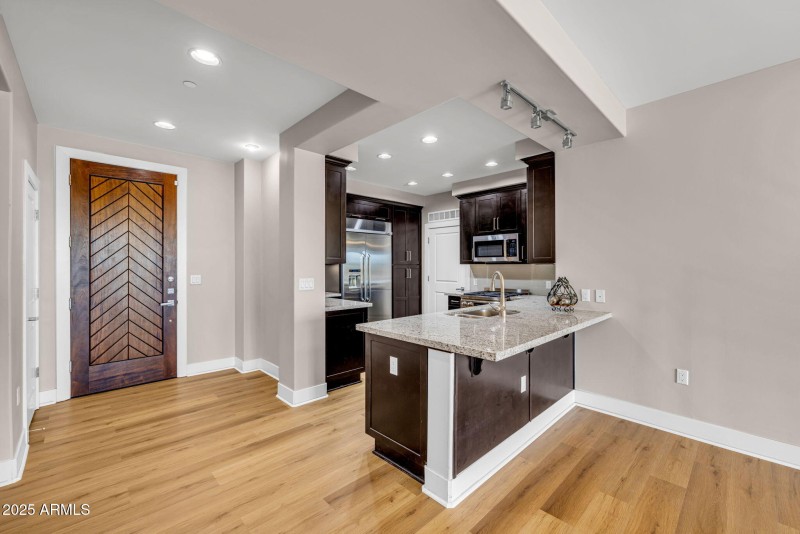 25-web-or-mls-896A0476