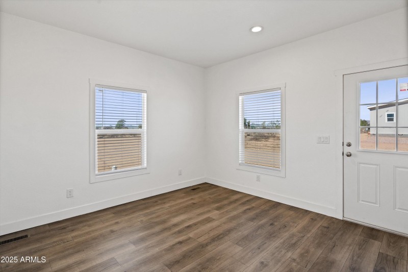 29-29-Office_2nd Family