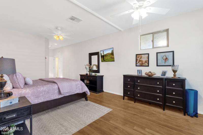 25-print-4718-e-jude-ct