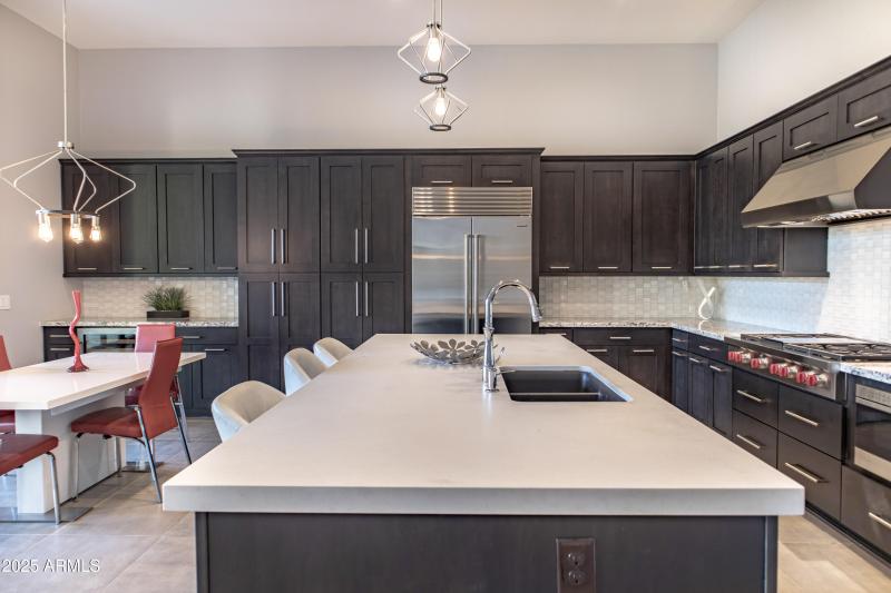 Kitchen Island Wolf refrig