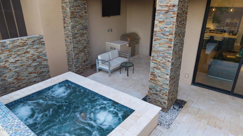 Backyard Jacuzzi & Patio with Grill