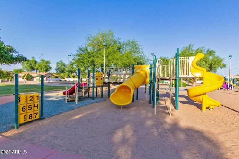 Community Playground, Alt View