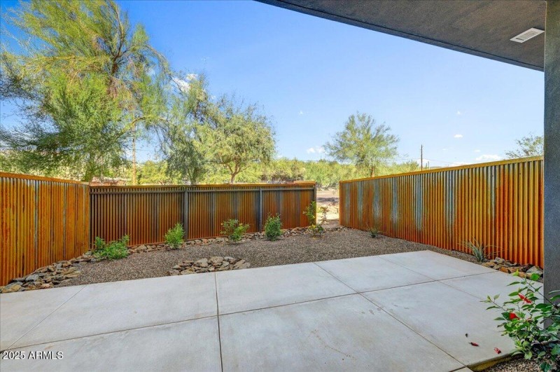 09-Patio