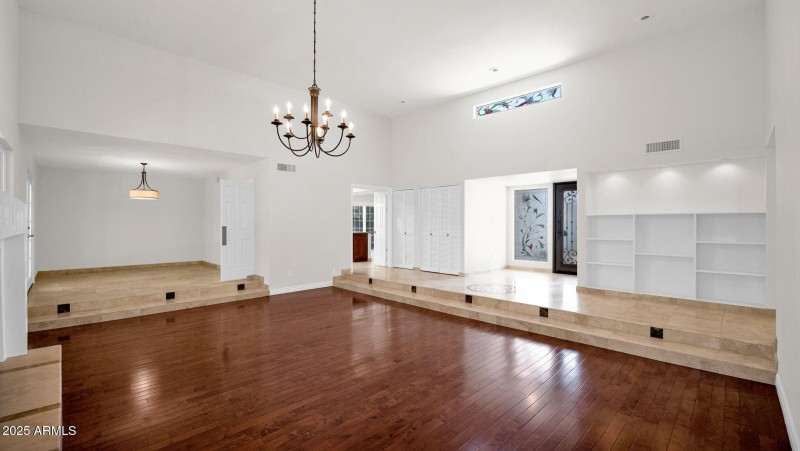 8-web-or-mls-P1119618