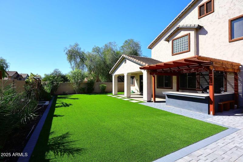 Backayrd-BBQ Pergola