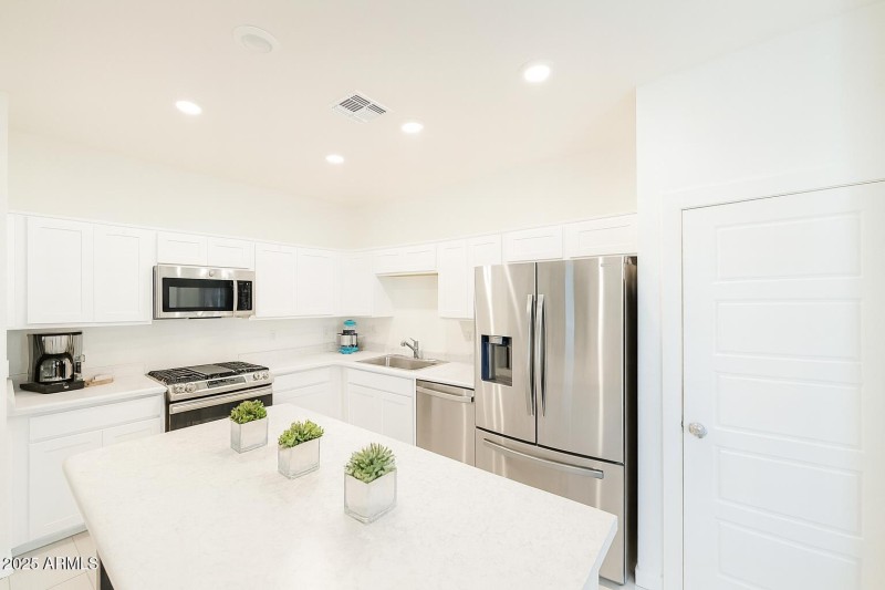 ChatGPT Image Oct 19, 2025, 08_16_48 AM