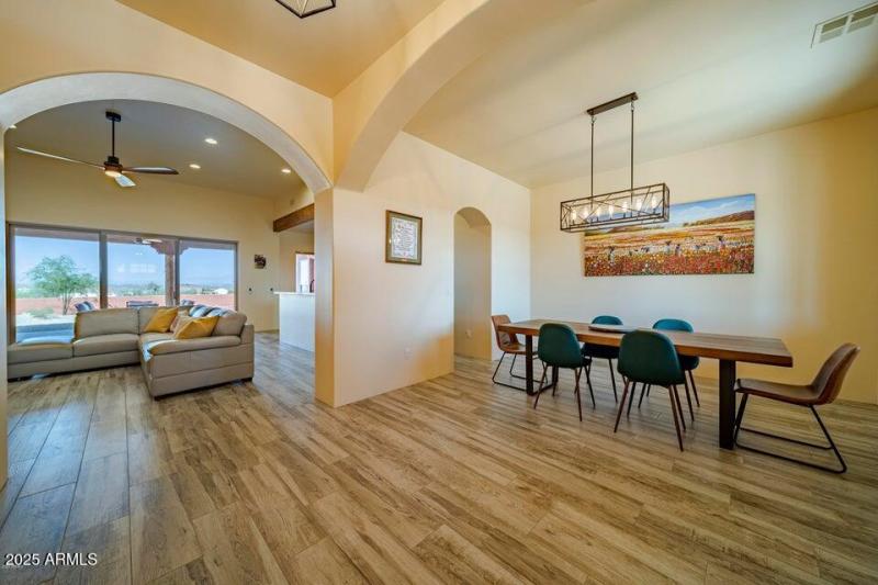 20201020203425233200000000-o