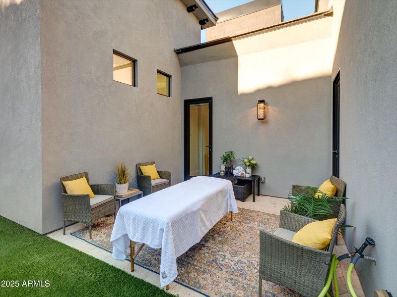 Private master patio