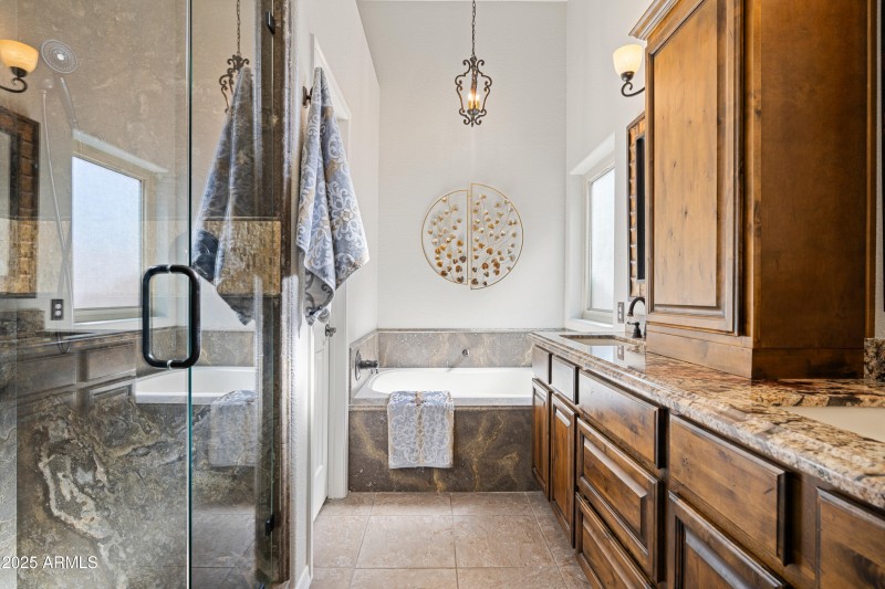 Primary Ensuite Bath