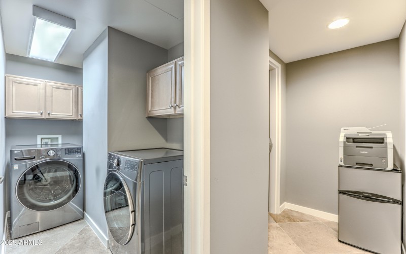 Laundry/Private 2nd Exit