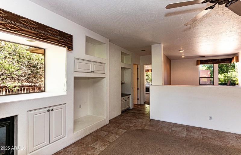 25 Entertainment Ctr to Guest Quarters