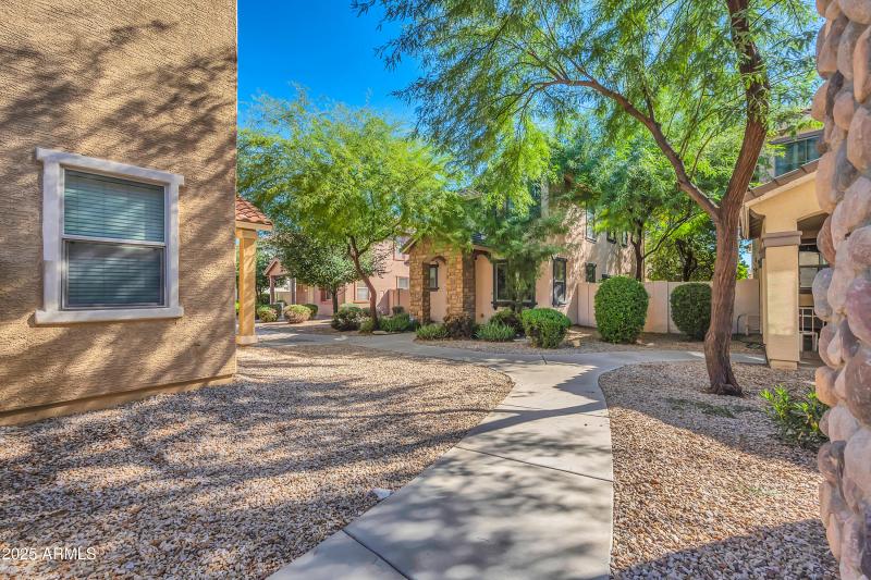 935 E Agua Fria Ln-36