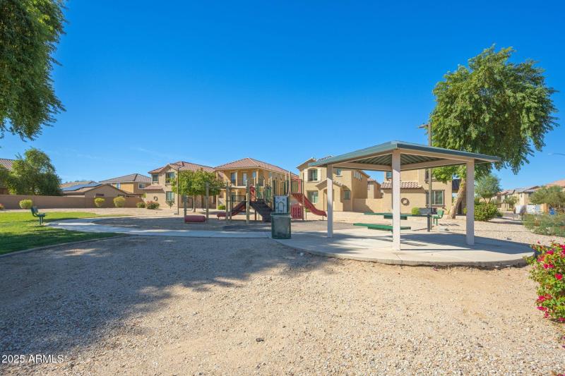 935 E Agua Fria-Community-2