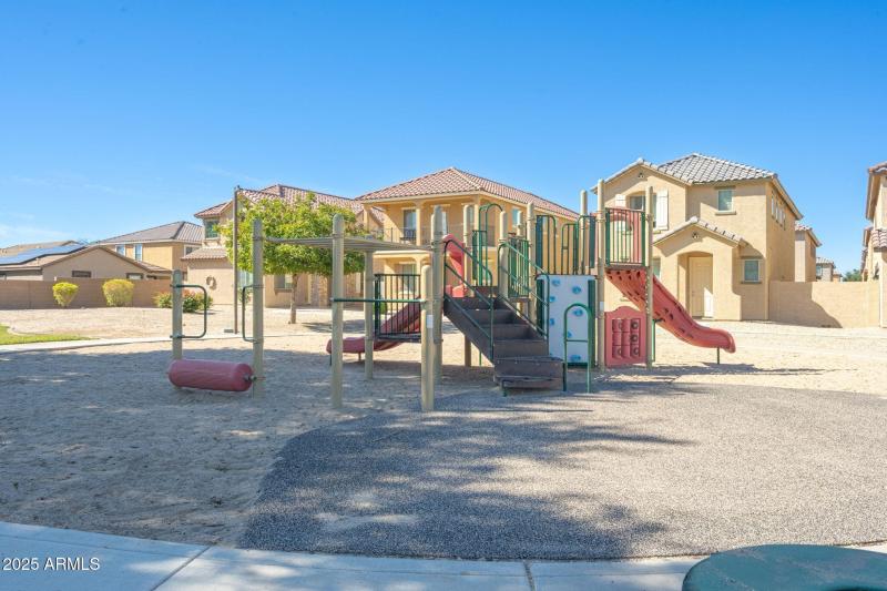 935 E Agua Fria-Community-4