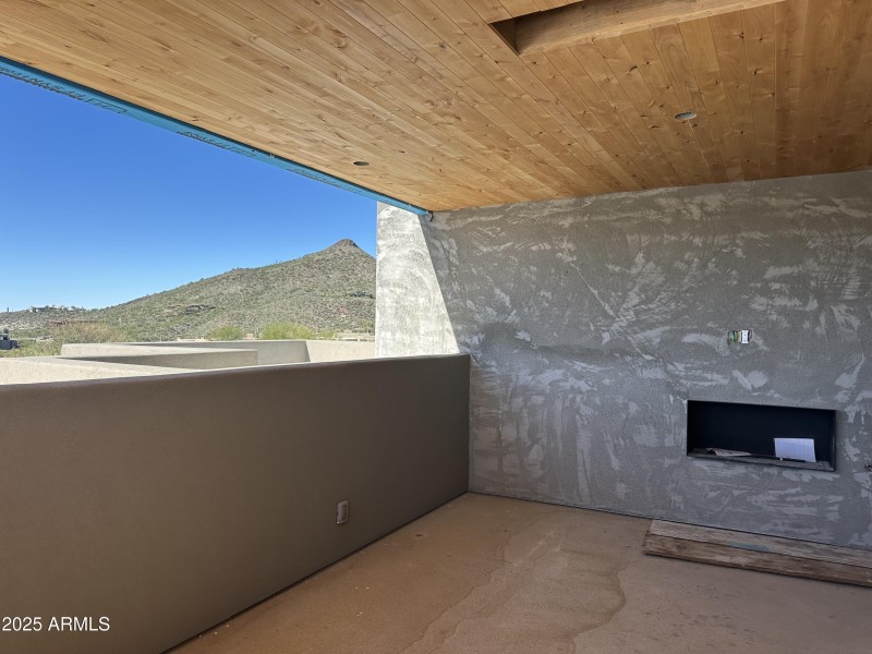 View Deck w:Lone Mtn (10.19)