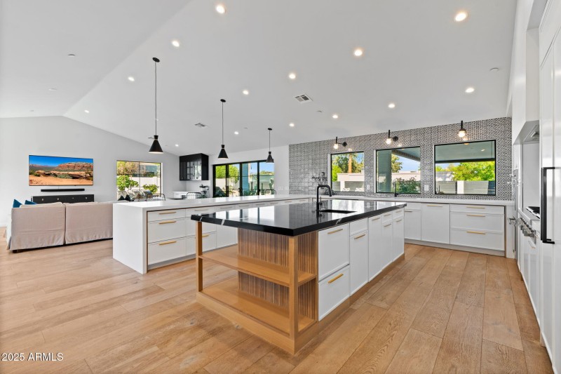 9-web-or-mls-3842-e-san-miguel-ave