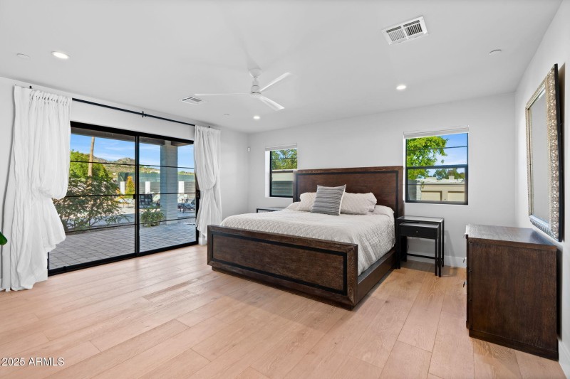 15-web-or-mls-3842-e-san-miguel-ave