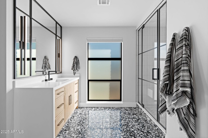 18-web-or-mls-3842-e-san-miguel-ave