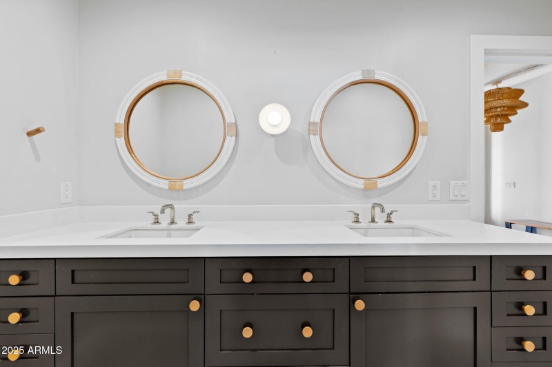 21-web-or-mls-3842-e-san-miguel-ave