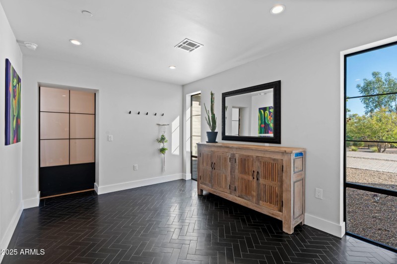 26-web-or-mls-3842-e-san-miguel-ave