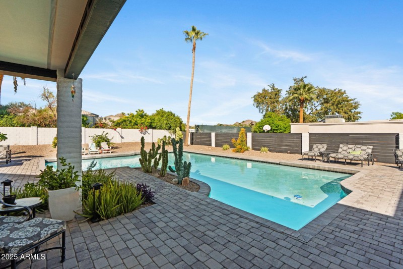 42-web-or-mls-3842-e-san-miguel-ave