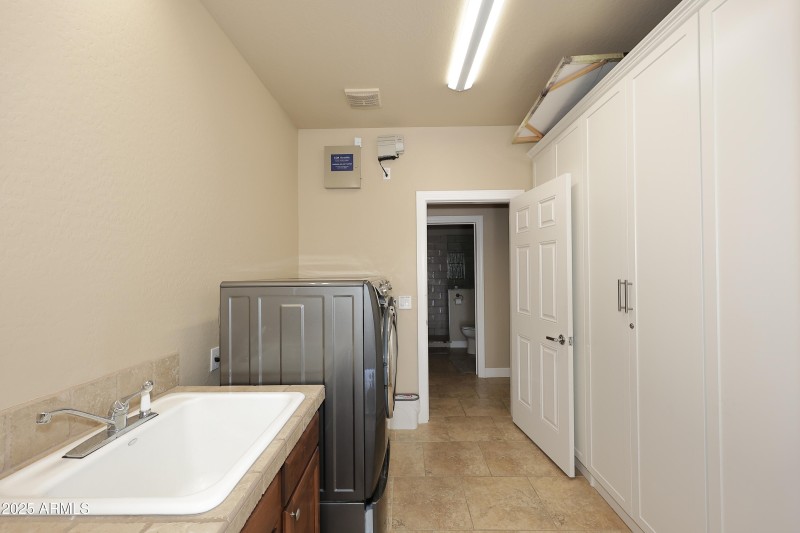 Laundry Room2