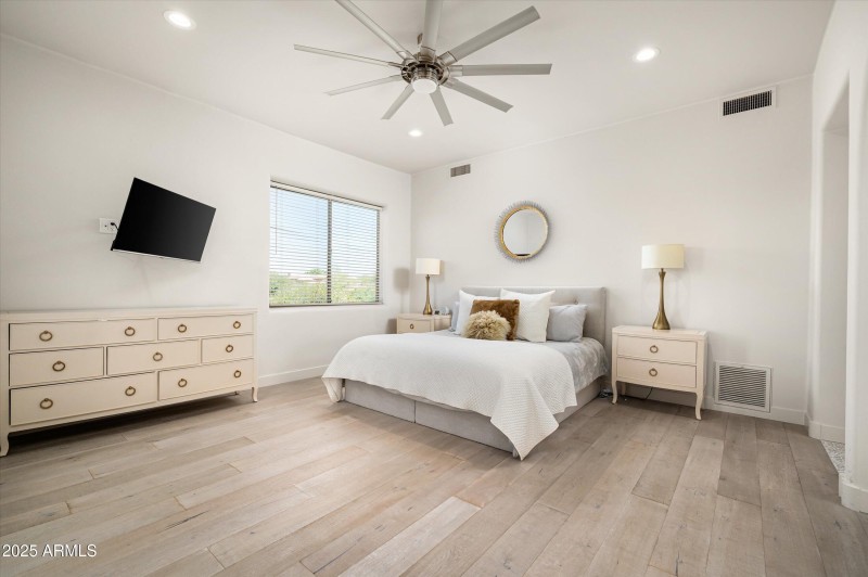 19-10918ESutherlandWay-19