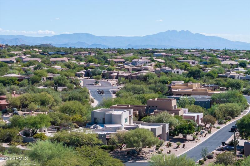 45-10918ESutherlandWay-45