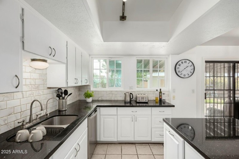 Kitchen Virtual Staging