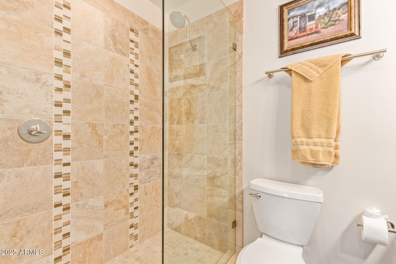 Summit King Bedroom shower