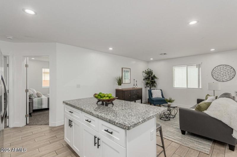 20250924203719679233000000-o