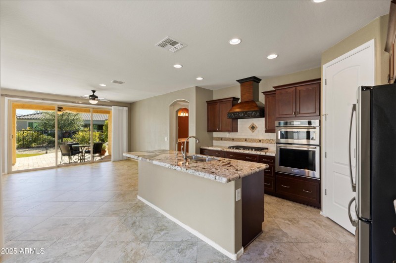 10-26735 W Oraibi Dr