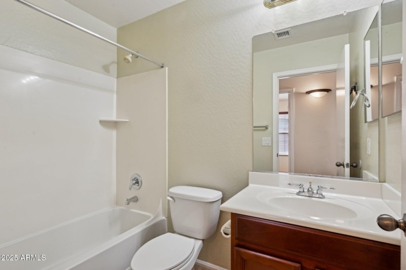 25-web-or-mls-40939-w-hayden-dr