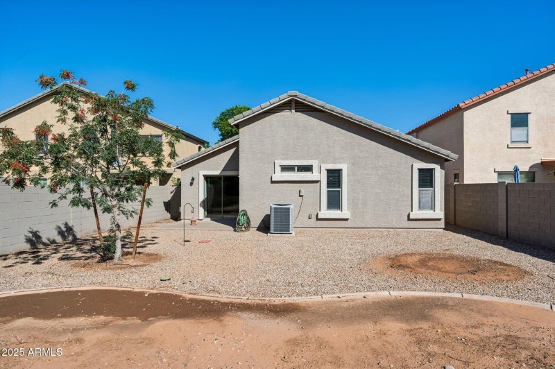 33-web-or-mls-40939-w-hayden-dr